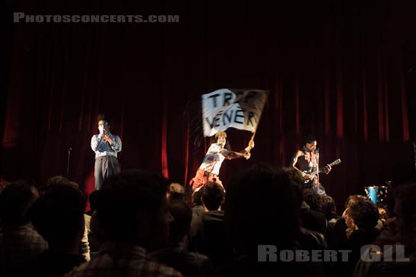 TWIN TWIN - 2010-11-07 - PARIS - La Cigale - 